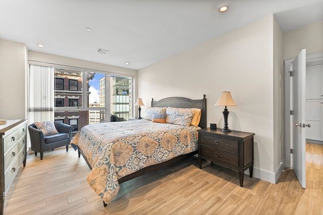 $1,650,000 | 101 Broad Street, Unit 8C, Boston, MA 02110