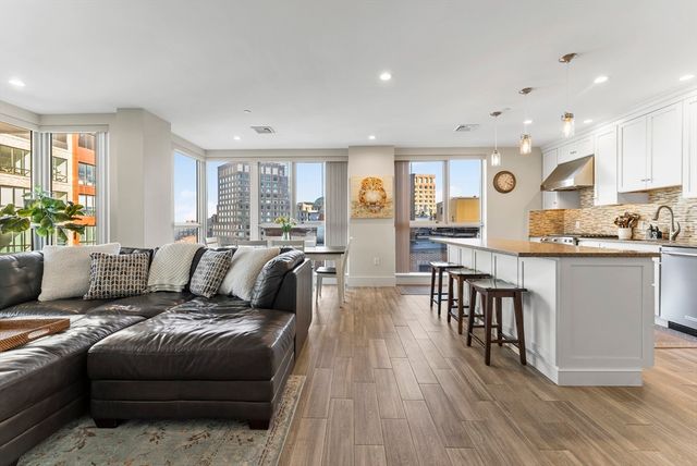 $1,650,000 | 101 Broad Street, Unit 8C, Boston, MA 02110