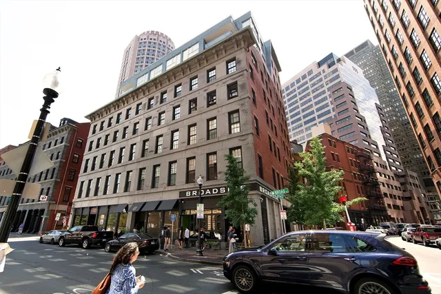 $1,650,000 | 101 Broad Street, Unit 8C, Boston, MA 02110