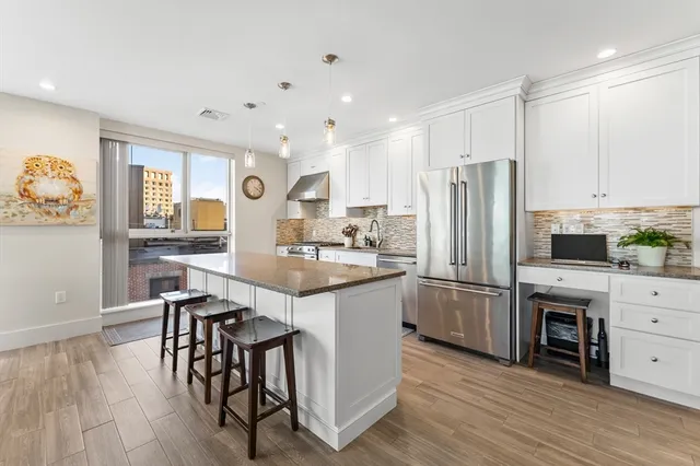 $1,650,000 | 101 Broad Street, Unit 8C, Boston, MA 02110