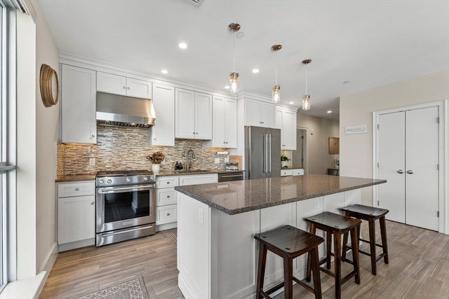 $1,650,000 | 101 Broad Street, Unit 8C, Boston, MA 02110