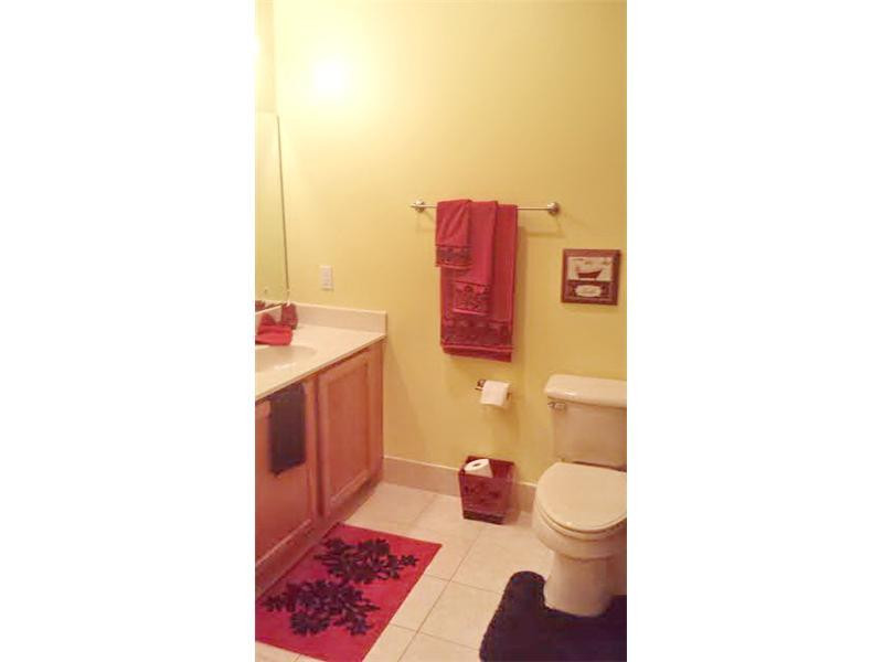 3104 Laurel Ridge Circle, Unit 3104 Riviera Beach, FL 33404 - Photo 16 of 23 Bathroom