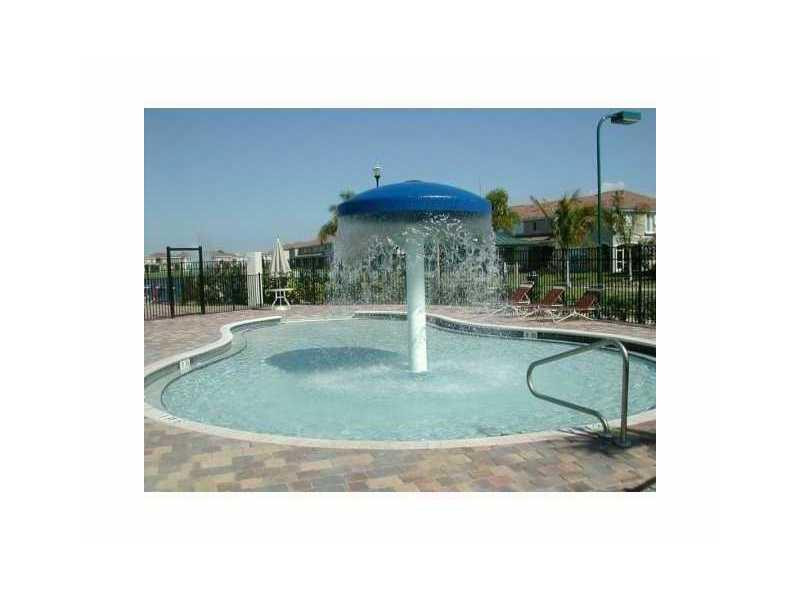 3104 Laurel Ridge Circle, Unit 3104 Riviera Beach, FL 33404 - Photo 19 of 23 Exterior Front