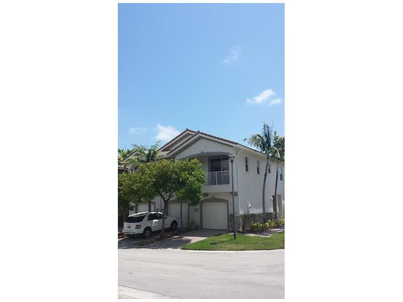 3104 Laurel Ridge Circle, Unit 3104 Riviera Beach, FL 33404 - Photo 2 of 23 Exterior Front