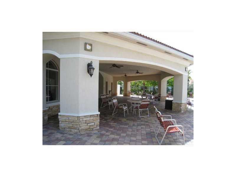 3104 Laurel Ridge Circle, Unit 3104 Riviera Beach, FL 33404 - Photo 21 of 23 Exterior Front