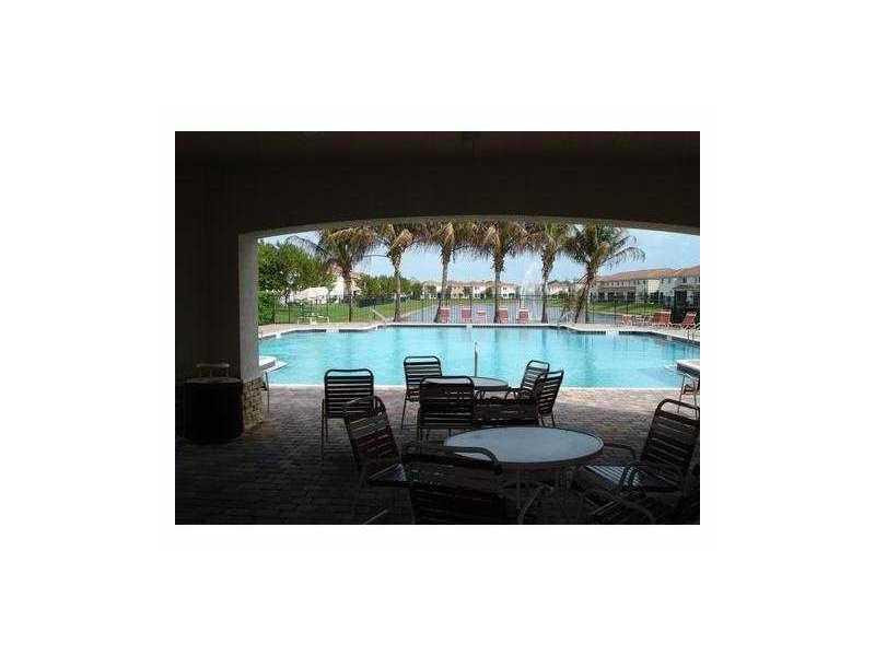 3104 Laurel Ridge Circle, Unit 3104 Riviera Beach, FL 33404 - Photo 23 of 23 Exterior Front
