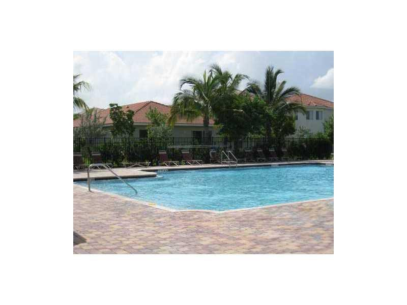3104 Laurel Ridge Circle, Unit 3104 Riviera Beach, FL 33404 - Photo 3 of 23 Exterior Front