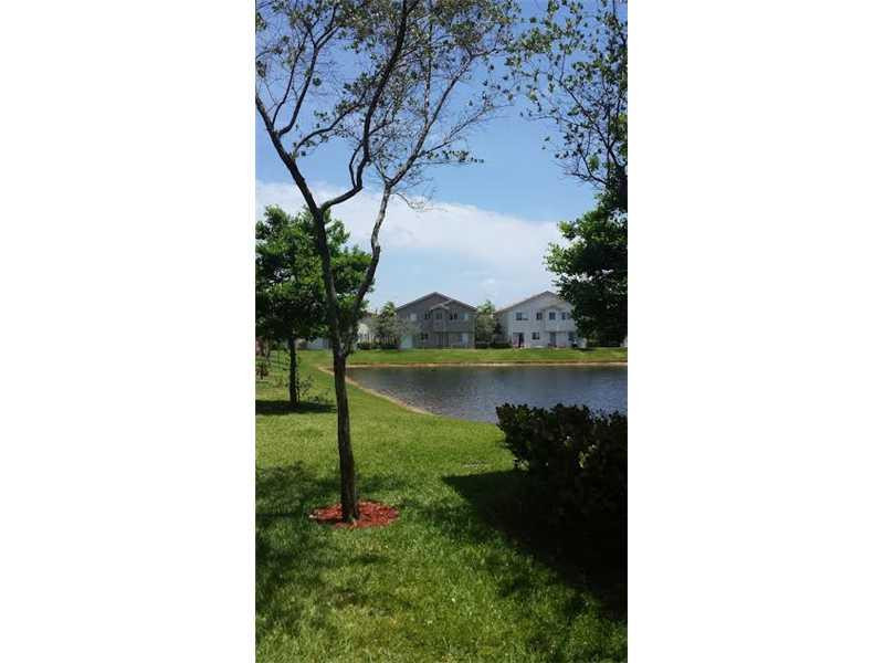 3104 Laurel Ridge Circle, Unit 3104 Riviera Beach, FL 33404 - Photo 5 of 23 Exterior Front