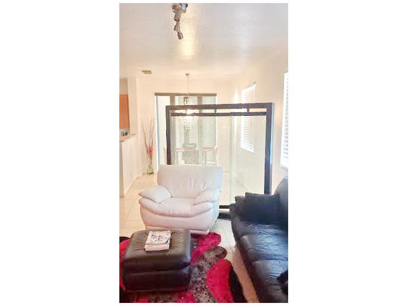 3104 Laurel Ridge Circle, Unit 3104 Riviera Beach, FL 33404 - Photo 10 of 23 Living Room