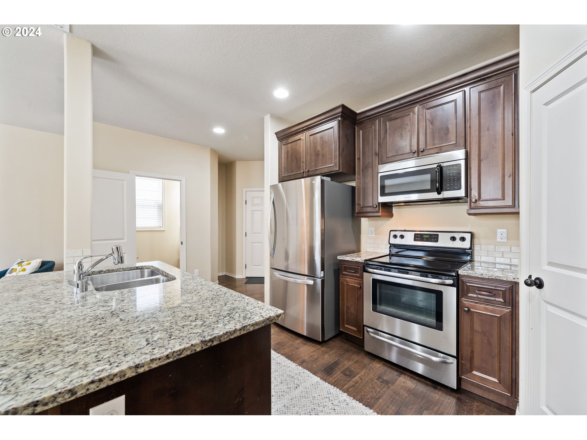 1408 Northeast 170th Circle Ridgefield, WA 98642 - Photo 12 of 35 Gallery Image 12