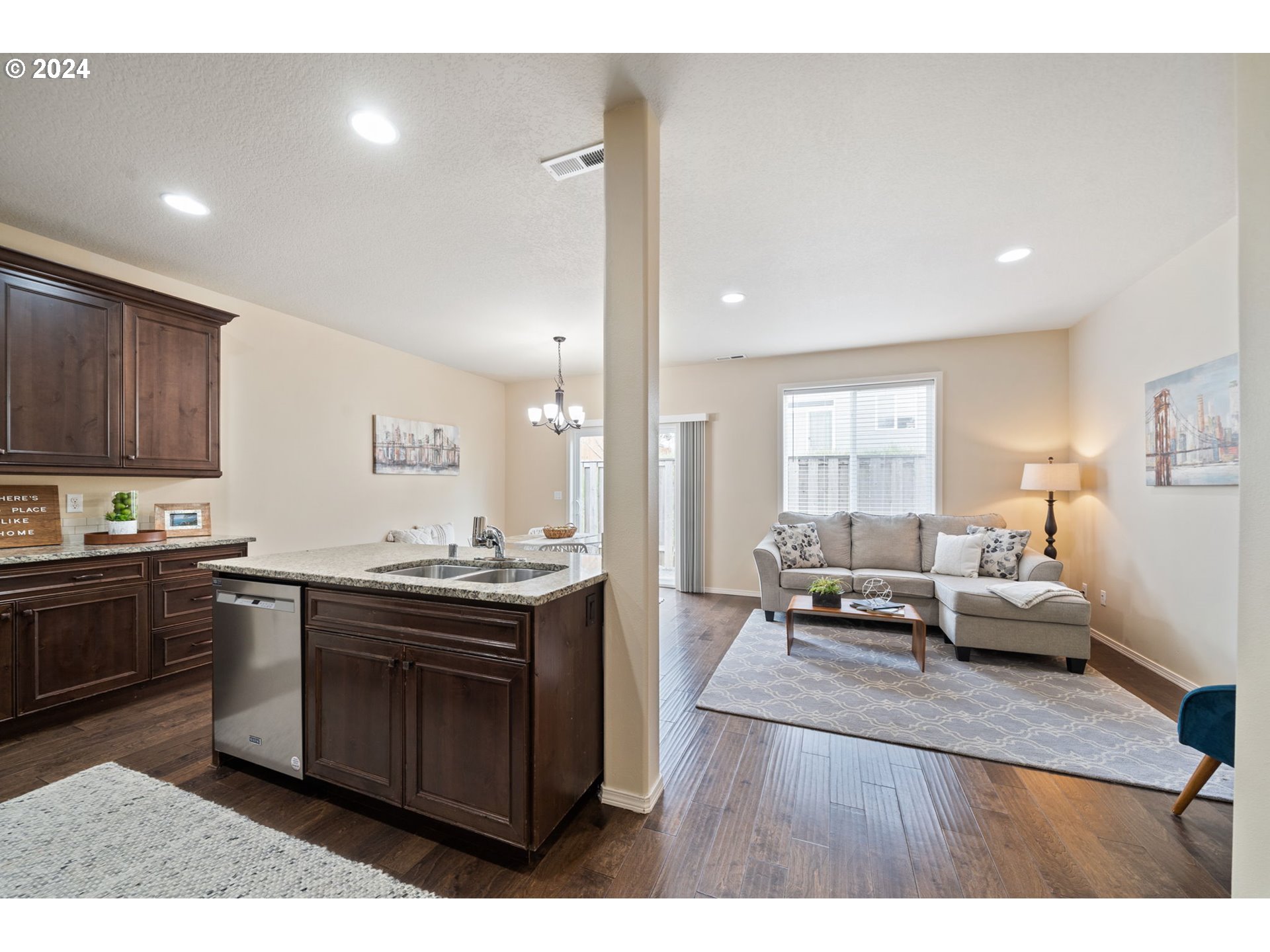 1408 Northeast 170th Circle Ridgefield, WA 98642 - Photo 3 of 35 Gallery Image 3