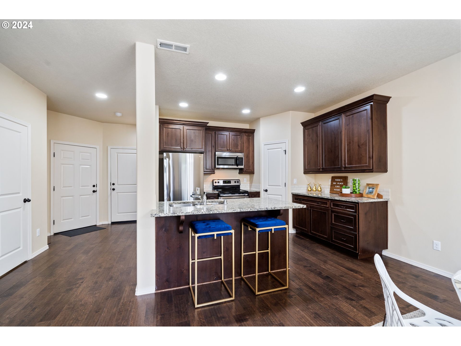 1408 Northeast 170th Circle Ridgefield, WA 98642 - Photo 10 of 35 Gallery Image 10