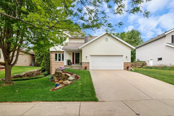 $549,900 | 2665 Granite Circle, Fitchburg, WI 53711