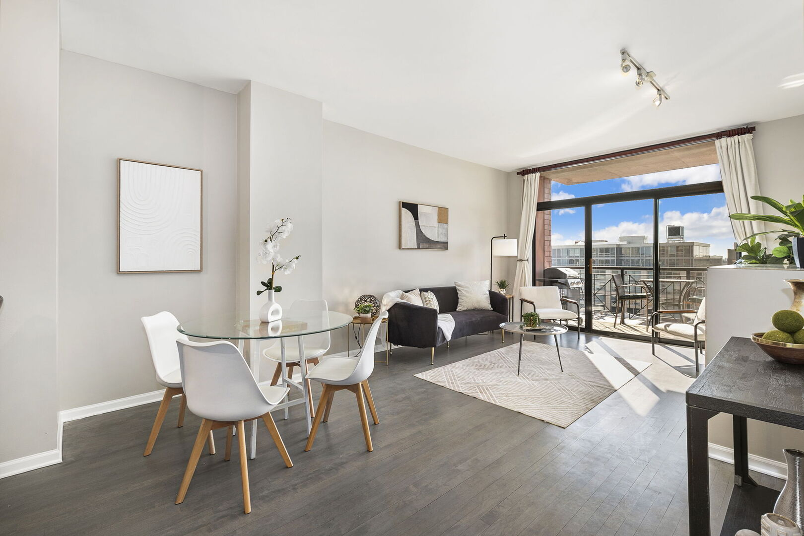 3232 North Halsted Street, Unit D810 Chicago, IL 60657 - Photo 5 of 16