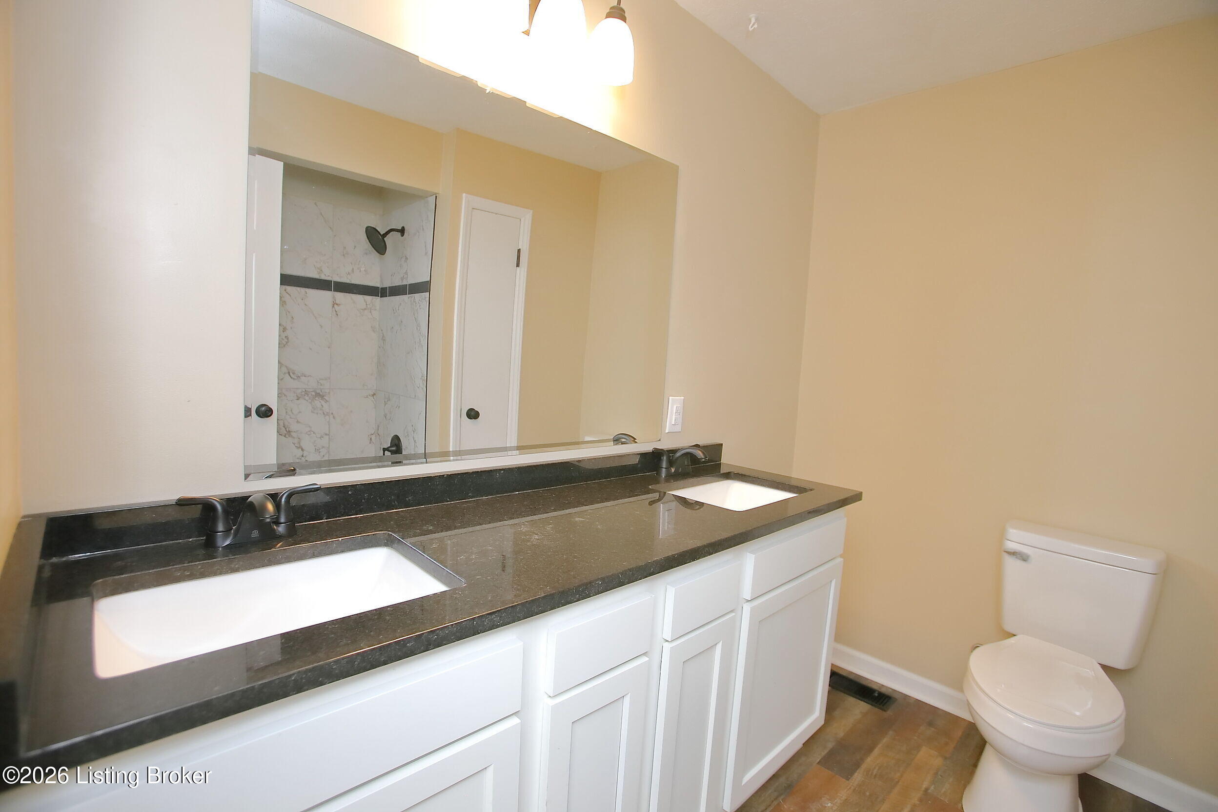 4489 Shepherdsville Road Elizabethtown, KY 42701 - Photo 28 of 51 Full Bath