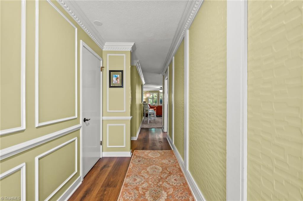 1137 Gatehouse Road High Point, NC 27262 - Photo 5 of 31