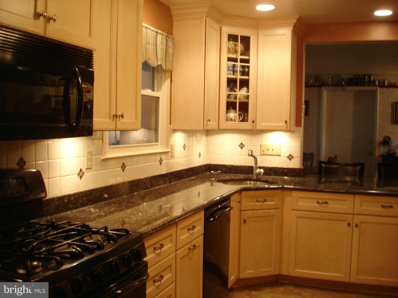 2529 McKenzie Road Ellicott City, MD 21042 - Photo 7 of 30 Kitchen