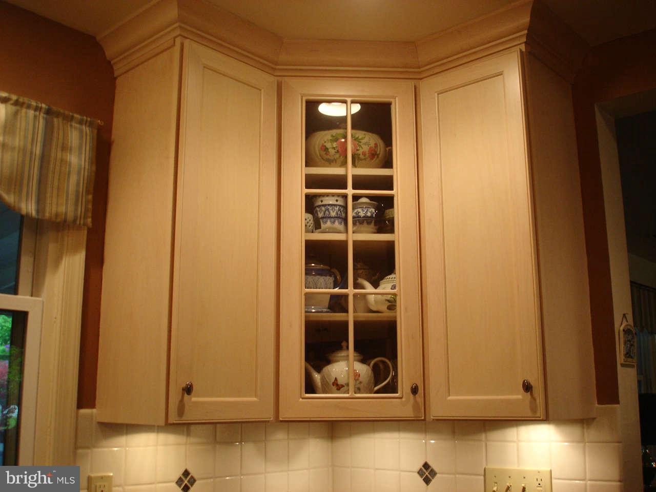 2529 McKenzie Road Ellicott City, MD 21042 - Photo 8 of 30 Kitchen