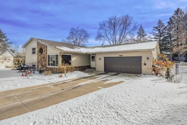 $405,000 | 608 Fairview Circle, Farmington, MN 55024