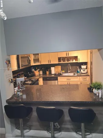 $1,950 | 9450 Live Oak Place, Unit 408, Davie, FL 33324