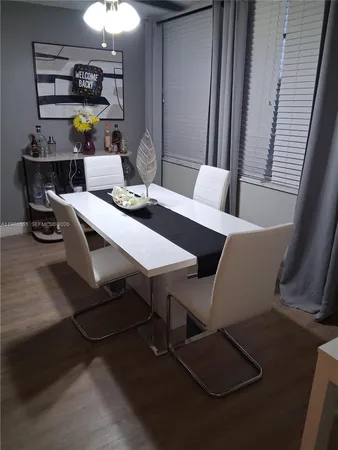 $1,950 | 9450 Live Oak Place, Unit 408, Davie, FL 33324