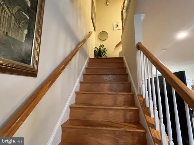 $3,200 | 8922 Royal Astor Way, Fairfax, VA 22031