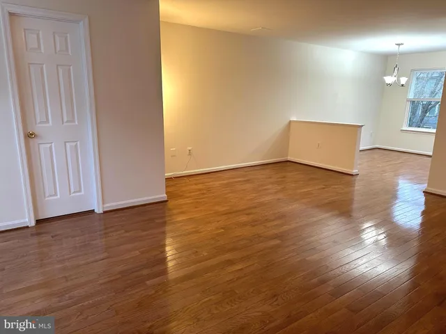 $3,200 | 8922 Royal Astor Way, Fairfax, VA 22031