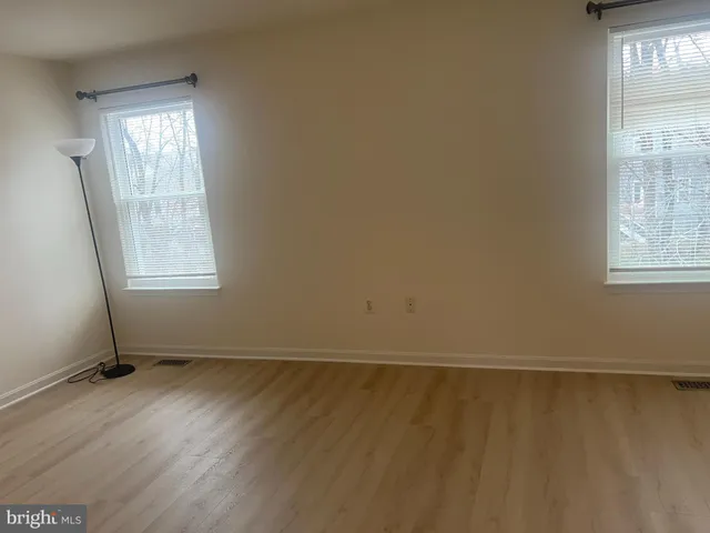 $3,200 | 8922 Royal Astor Way, Fairfax, VA 22031