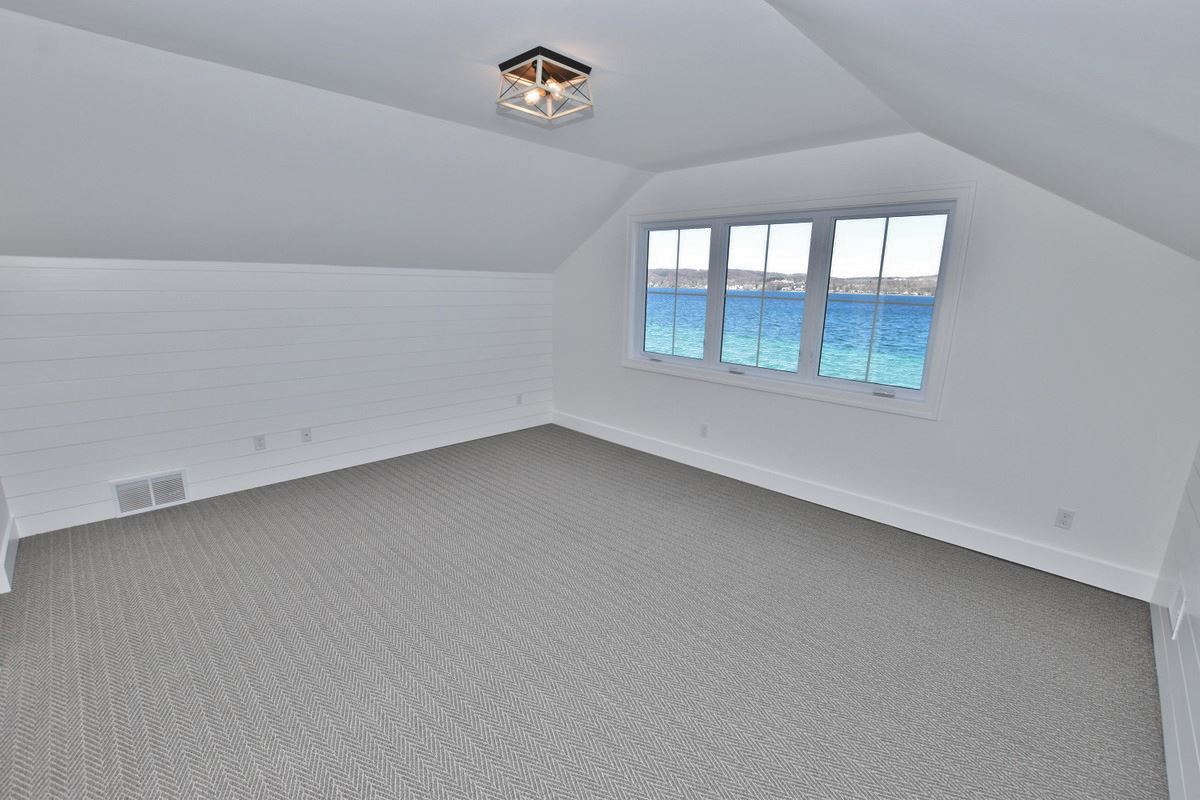 280 South Stony Point Road Suttons Bay, MI 49682 - Photo 48 of 63 1871004-47.JPG