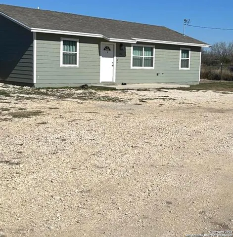 $155,000 | 536 North Estes Avenue, La Pryor, TX 78872