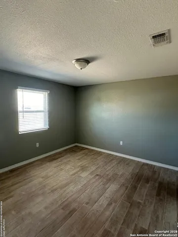 $155,000 | 536 North Estes Avenue, La Pryor, TX 78872