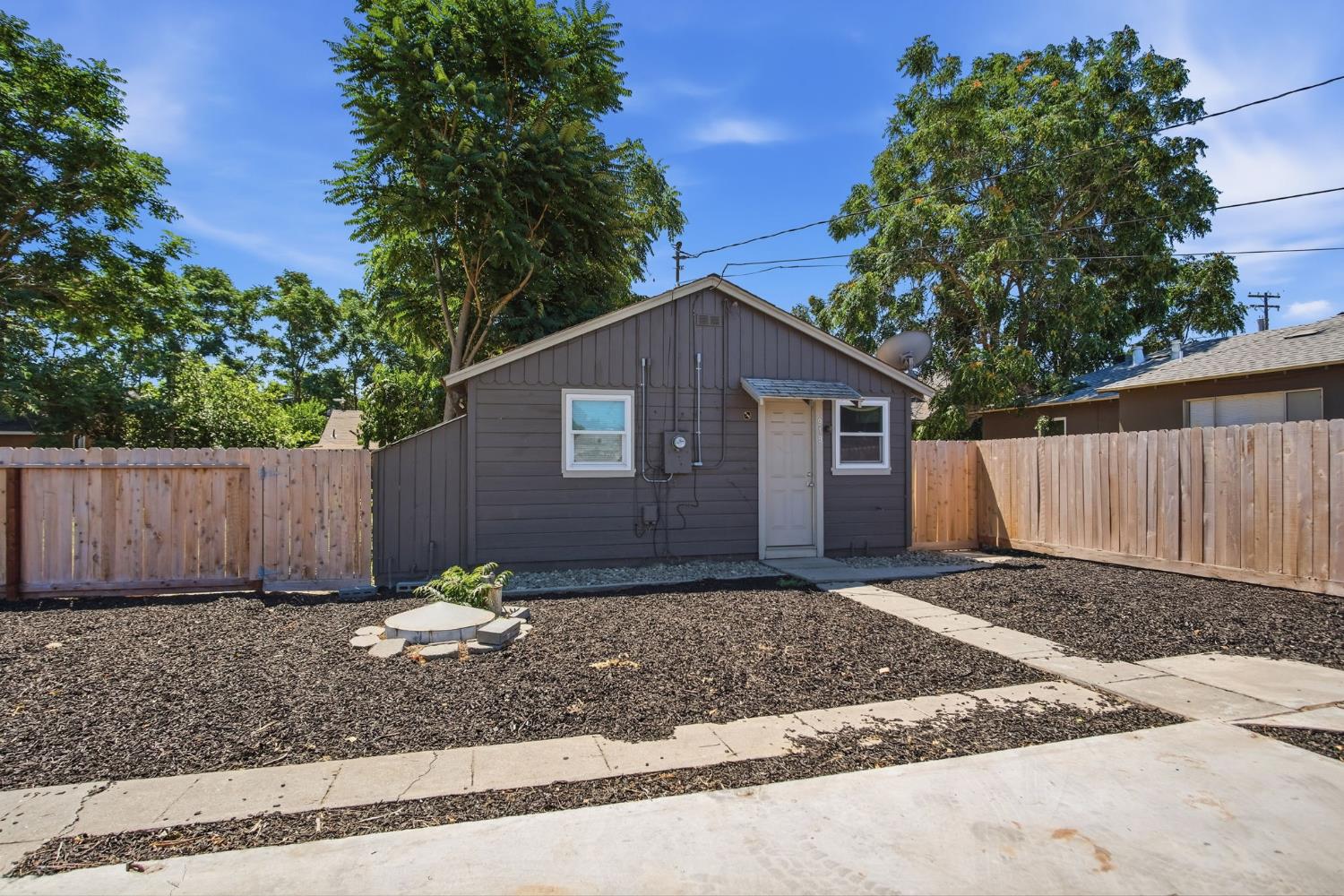 917 9th Street Turlock, CA 95380 - Photo 2 of 39