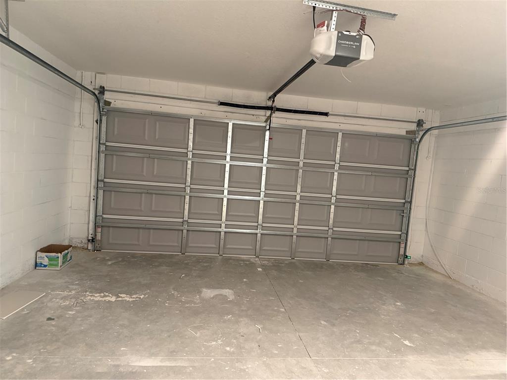 12847 Southwest 84th Terrace Road Ocala, FL 34473 - Photo 15 of 16 a view of an empty room with a empty space