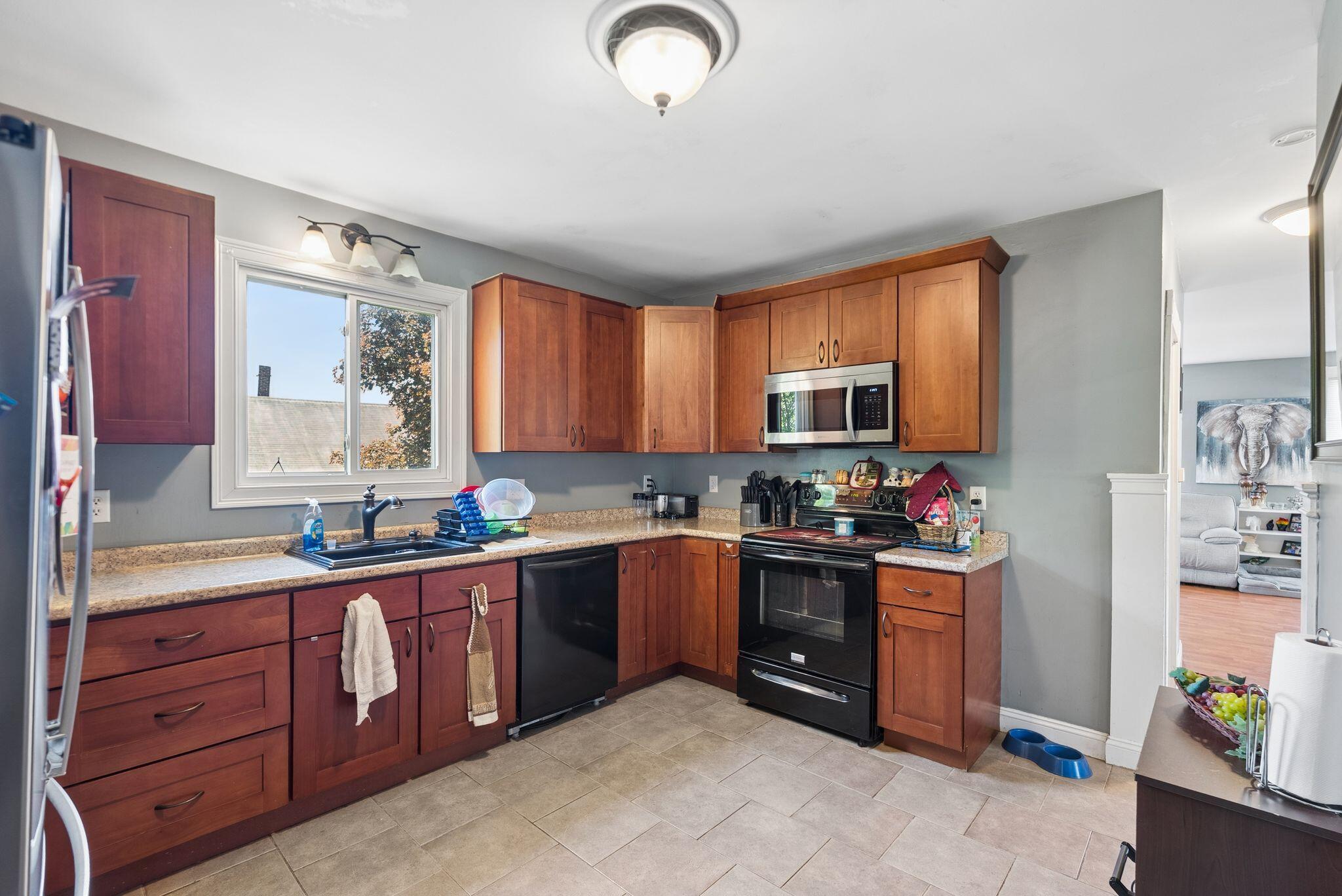 163 Rosedale Street Lewiston, ME 04240 - Photo 5 of 41 28_DSC01282
