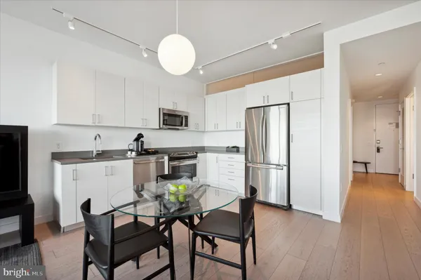 $3,965 | 2930 Walnut Street, Unit 4123, Philadelphia, PA 19104