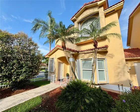 $1,900 | 8769 Southwest 215th Terrace, Unit 102, Cutler Bay, FL 33189
