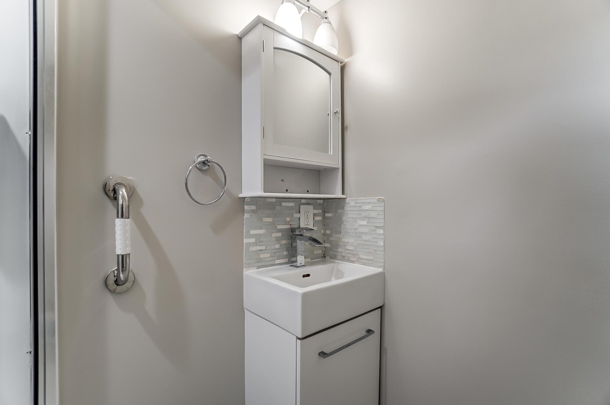 1421 Kenwick Road Columbus, OH 43209 - Photo 35 of 82 035