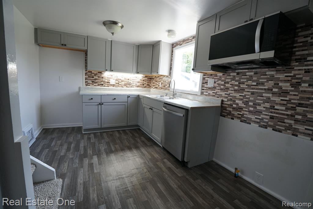 66 Stoner Street River Rouge, MI 48218 - Photo 8 of 21 Gallery Image 8
