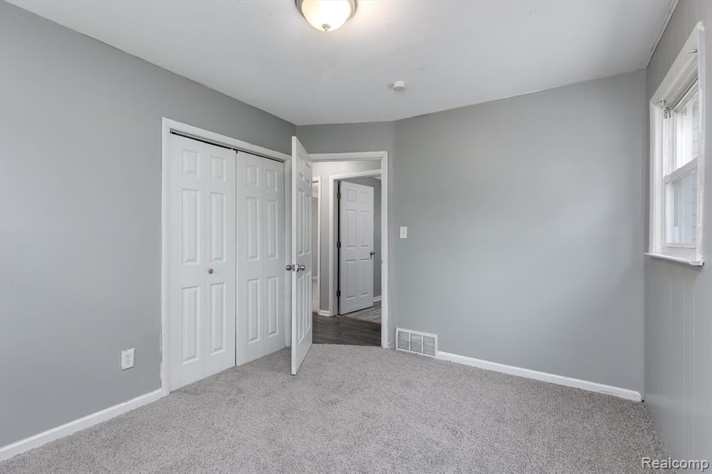 335 Longfellow Inkster, MI 48141 - Photo 9 of 23