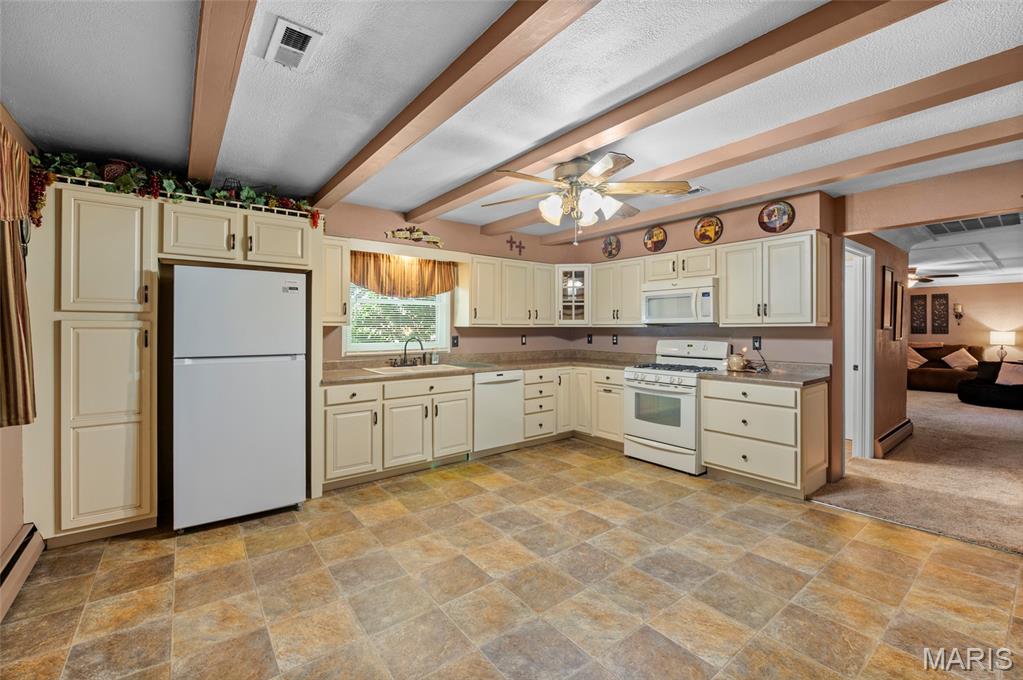 723 Bunker Hill Road Staunton, IL 62088 - Photo 14 of 30