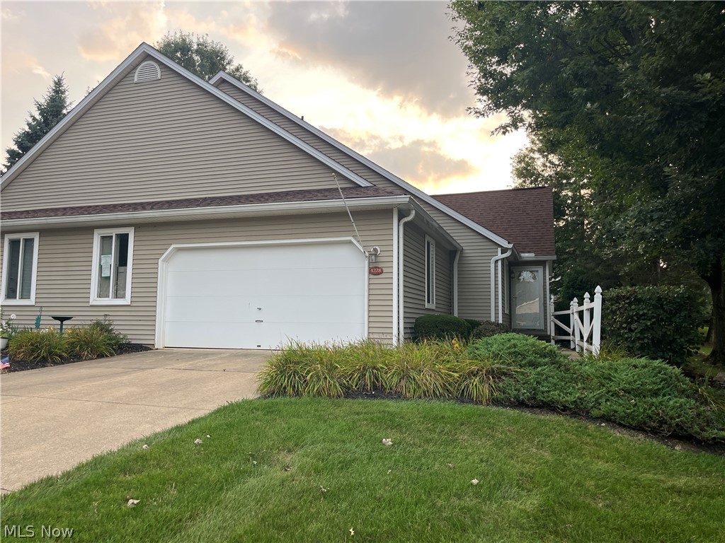 4228 Castle Ridge Akron, OH 44321 - Photo 1 of 14 Gallery Image 1