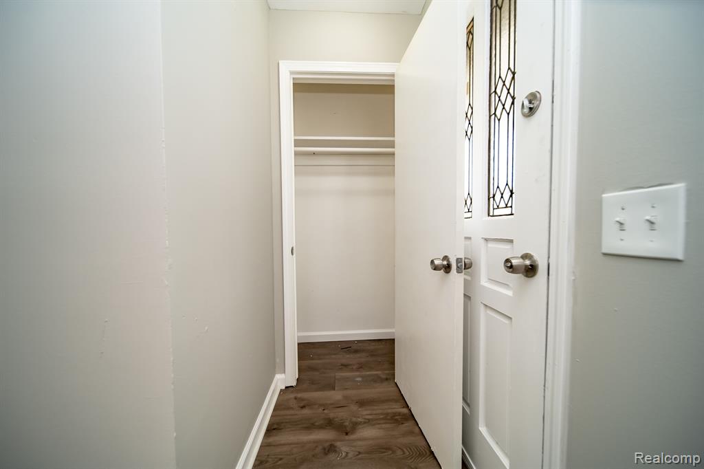 8233 Stephens Center Line, MI 48015 - Photo 17 of 48 Gallery Image 17
