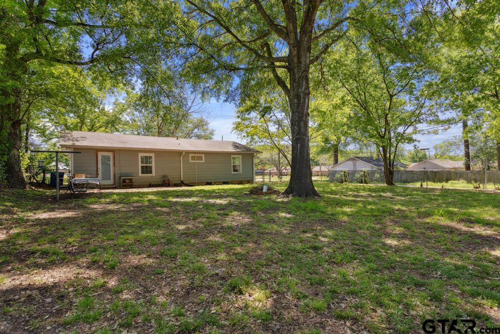 301 Bascom Road Whitehouse, TX 75791 - Photo 27 of 31 a front view of house with yard and green space
