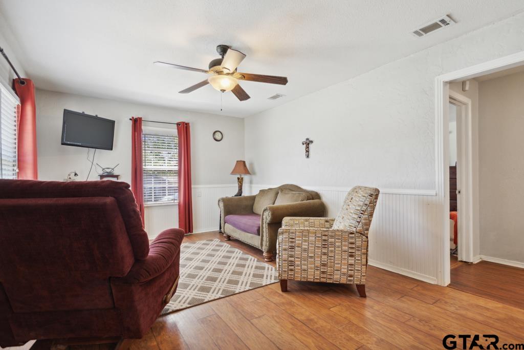 301 Bascom Road Whitehouse, TX 75791 - Photo 9 of 31 a living room with furniture and a window
