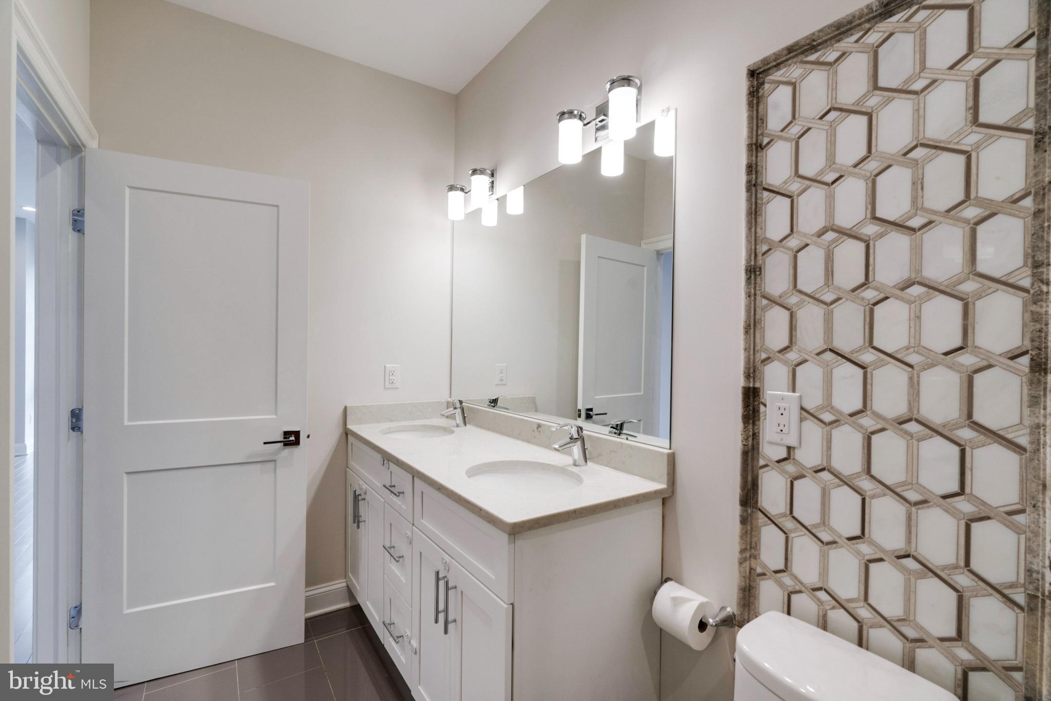 117 Master Street Philadelphia, PA 19122 - Photo 48 of 60