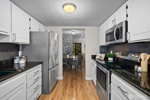 $1,280,000 | 7639 Southeast 29th Street, Mercer Island, WA 98040