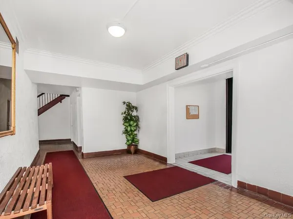 $154,999 | 470 North Broadway, Unit B34, Yonkers, NY 10701