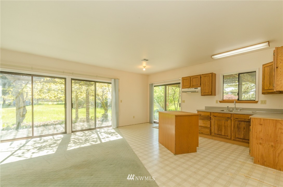 16823 Weaver Lane Southwest Rochester, WA 98579 - Photo 4 of 24