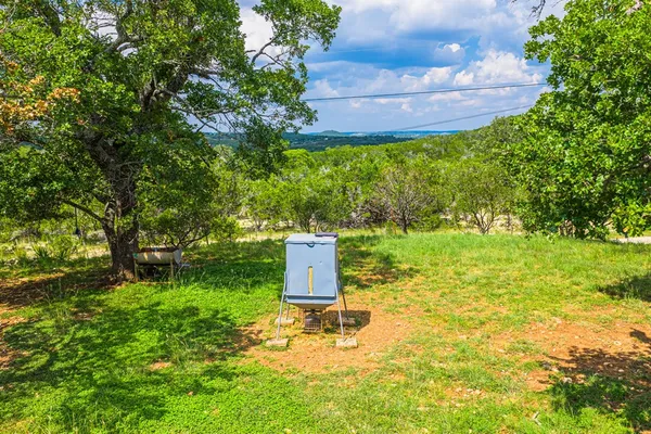 $659,000 | 132 Silver Creek Lane East, Center Point, TX 78010