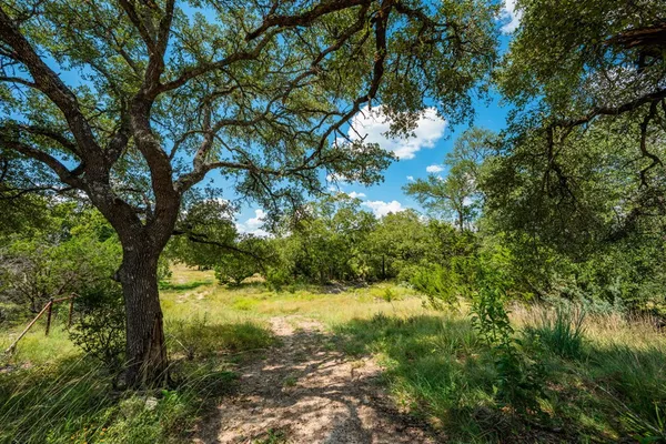 $659,000 | 132 Silver Creek Lane East, Center Point, TX 78010